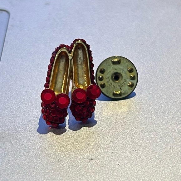 Vintage Ruby Red Slipper Pin - Picture 5 of 16
